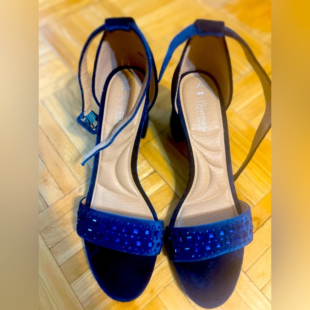 CL by Laundry Comfort Cushion Velvet Heels